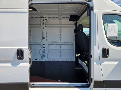 Used 2024 RAM ProMaster 3500 w/ Convenience Group FWD image 25