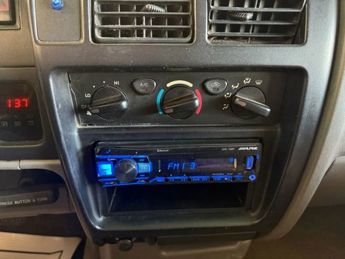 Used 2002 Toyota Tacoma PreRunner image 15