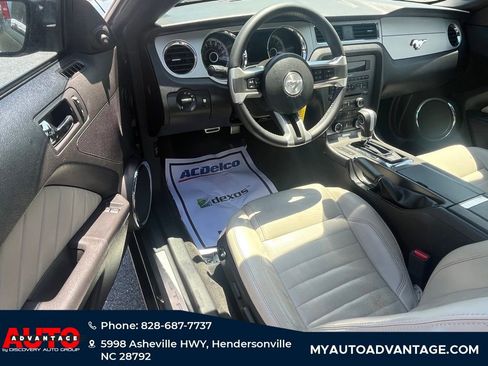 Used 2013 Ford Mustang Premium RWD image 9