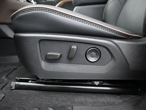 New 2026 GMC Canyon Denali w/ LPO, Denali Black Edition image 13