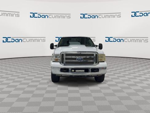 Used 2000 Ford Excursion Limited image 3