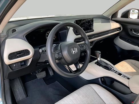 Used 2025 Honda HR-V LX image 17