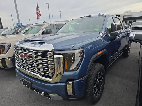 New 2026 GMC Sierra 3500 Denali w/ Denali Reserve Package image 2