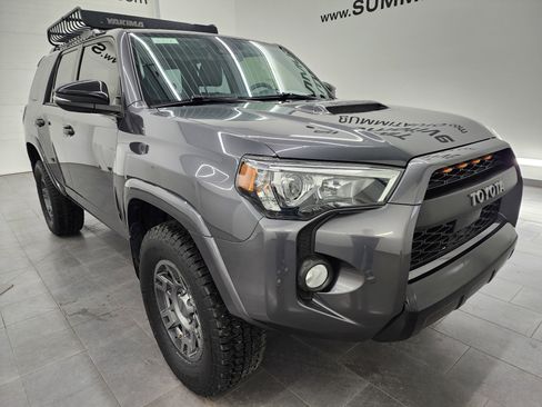Used 2020 Toyota 4Runner Venture image 2