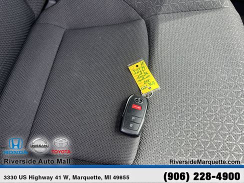 Used 2025 Toyota 4Runner SR5 AWD/4WD image 26