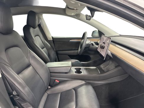 Certified 2023 Tesla Model Y Long Range AWD/4WD image 13