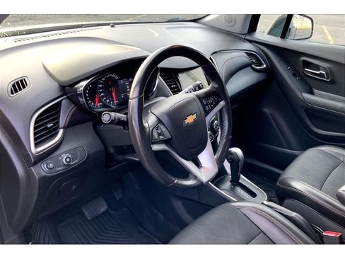 Used 2019 Chevrolet Trax LT image 16