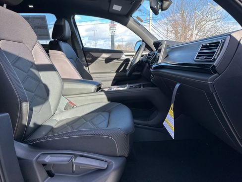 New 2026 Volkswagen Atlas Cross Sport SE image 14