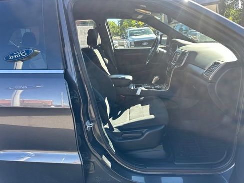 Used 2016 Jeep Grand Cherokee Laredo w/ Quick Order Package 23E AWD/4WD image 23