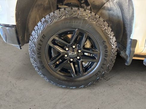 Used 2025 Chevrolet Silverado 1500 Custom Trail Boss w/ Realtree Special Edition image 15