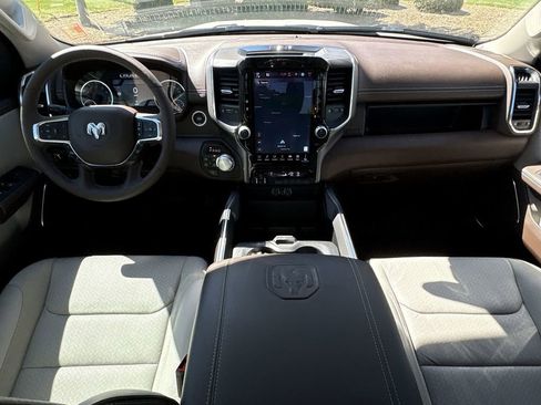 Used 2025 RAM 1500 Laramie AWD/4WD image 21
