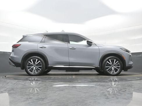 Used 2025 INFINITI QX60 Sensory w/ Vision Package image 34