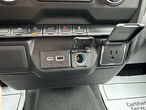 Used 2022 Chevrolet Silverado 1500 Custom image 32