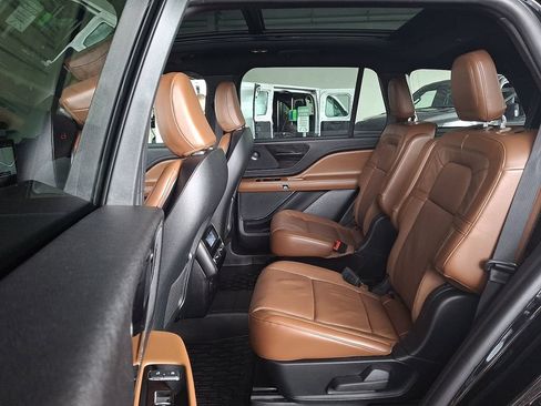 Certified 2024 Lincoln Aviator Reserve w/ Jet Package AWD/4WD image 10