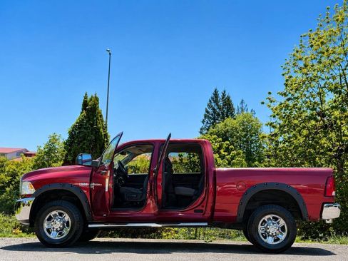 Used 2014 RAM 2500 Tradesman w/ Chrome Appearance Group AWD/4WD image 11