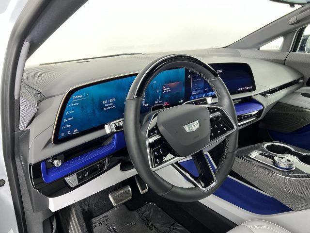 Used 2027 Cadillac Optiq Luxury RWD image 10
