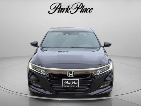 Used 2018 Honda Accord Sport image 6