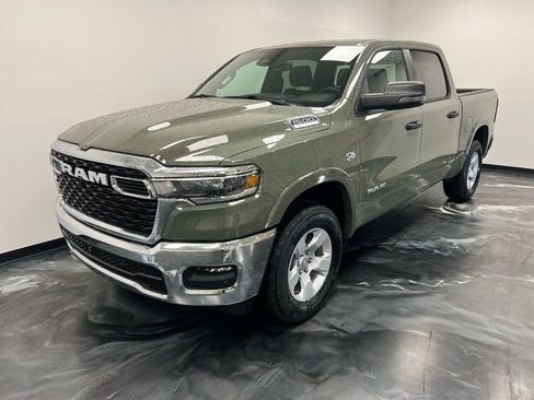 New 2026 RAM 1500 4x4 Crew Cab image 16