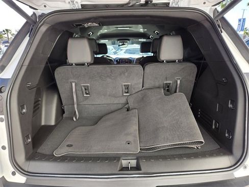 Used 2023 Chevrolet Traverse RS image 13