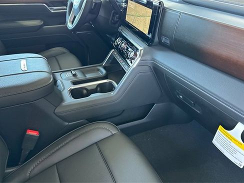 New 2026 GMC Sierra 3500 Denali w/ Denali Reserve Package image 17