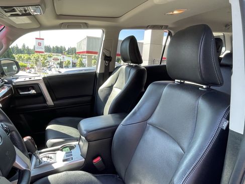 Certified 2022 Toyota 4Runner Limited AWD/4WD image 17