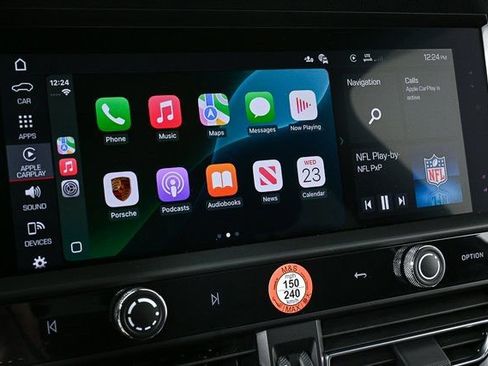 Certified 2025 Porsche Macan image 15