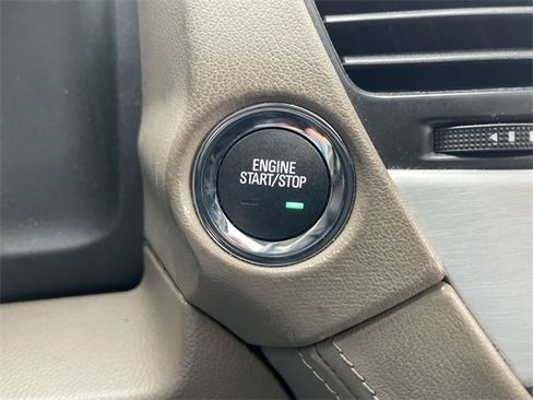 Used 2020 GMC Yukon XL SLT w/ Premium Edition image 16