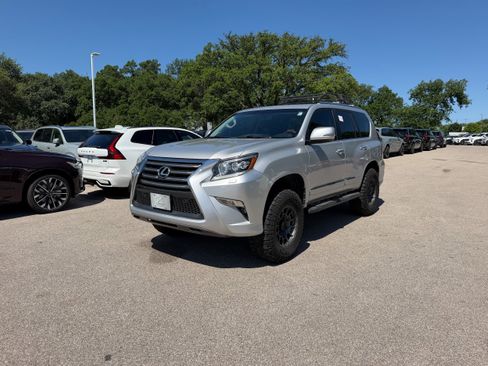 Used 2016 Lexus GX 460 w/ Premium Package AWD/4WD image 2