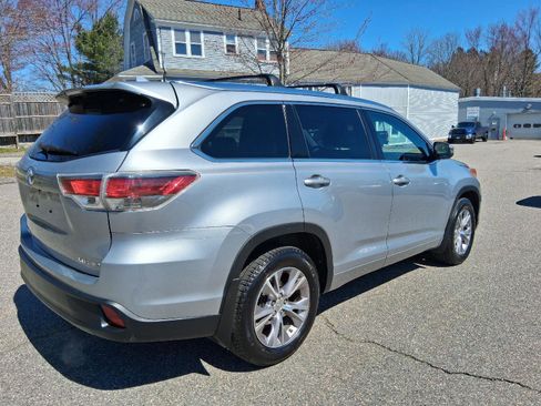 Used 2015 Toyota Highlander XLE AWD/4WD image 6