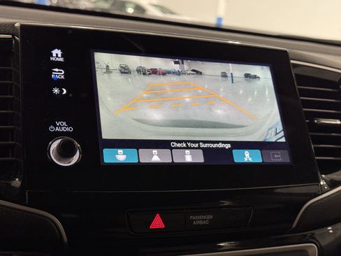 Used 2020 Honda Pilot Touring image 12