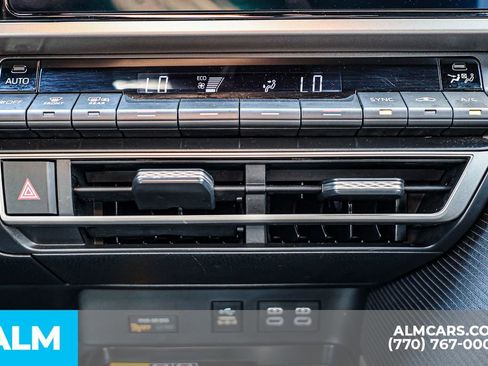 Used 2025 Toyota Camry SE image 42