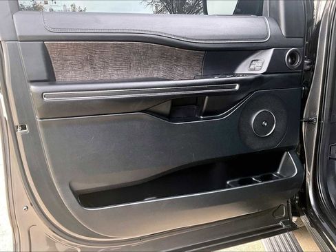 Used 2021 Ford Expedition Max Limited image 22