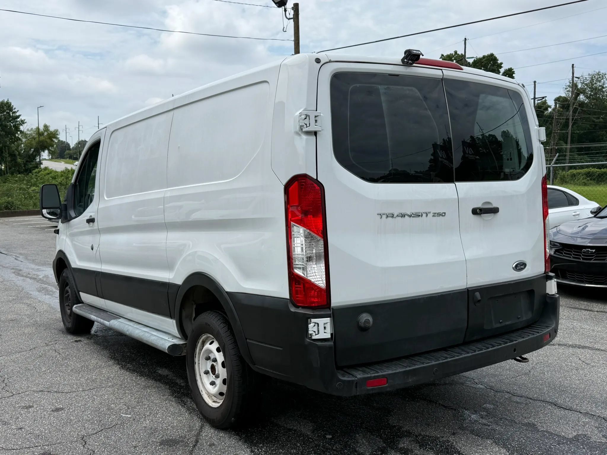 Used 2019 Ford Transit 250 130 Low Roof w/ Exterior Upgrade Package RWD image 5