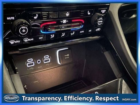 Used 2023 Jeep Grand Cherokee L Limited AWD/4WD image 31