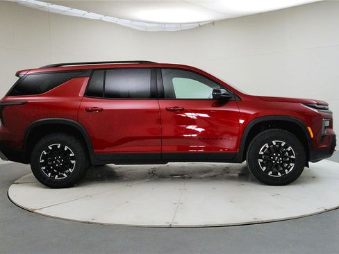 New 2026 Chevrolet Traverse Z71 w/ Enhanced Driving Package image 8