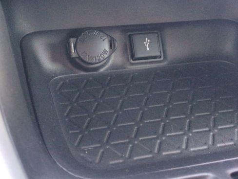 Used 2021 Toyota RAV4 XLE Premium image 22