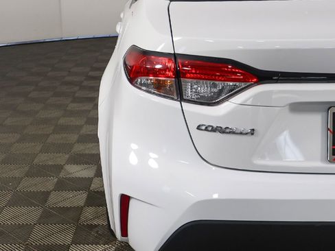 Used 2024 Toyota Corolla LE FWD image 12