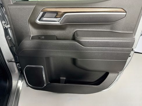 Used 2025 Chevrolet Silverado 1500 LT RWD image 27
