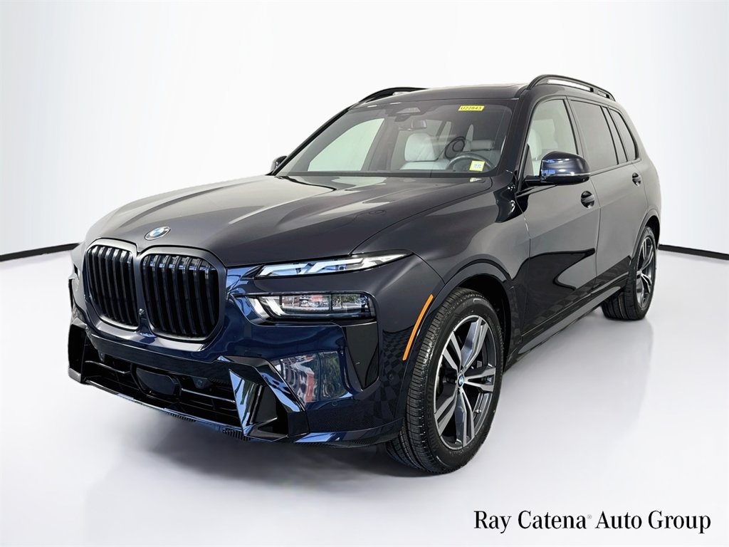 Used 2024 BMW X7 xDrive40i w/ M Sport Package AWD/4WD image 3