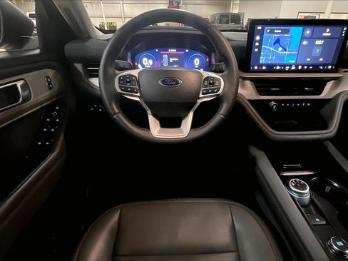 Certified 2025 Ford Explorer Active w/ Active Comfort Package image 5