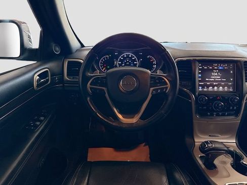 Used 2015 Jeep Grand Cherokee Overland w/ Advanced Technology Group AWD/4WD image 23