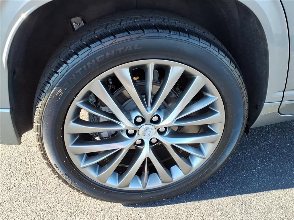 Used 2025 Buick Enclave Avenir w/ Trailering Package, 5000 lbs. FWD image 21