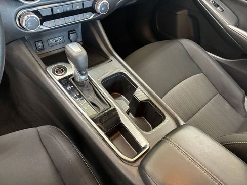 Used 2025 Nissan Sentra SV image 39