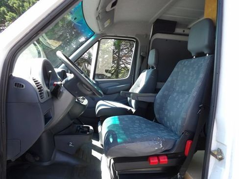 Used 2004 Dodge Sprinter 2500 w/ Cargo Group I RWD image 15