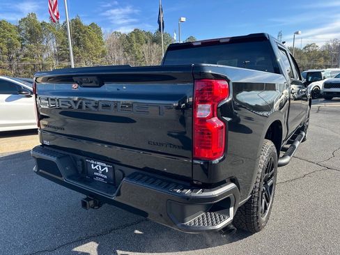 Used 2025 Chevrolet Silverado 1500 Custom w/ Turbomax Blackout Package image 3