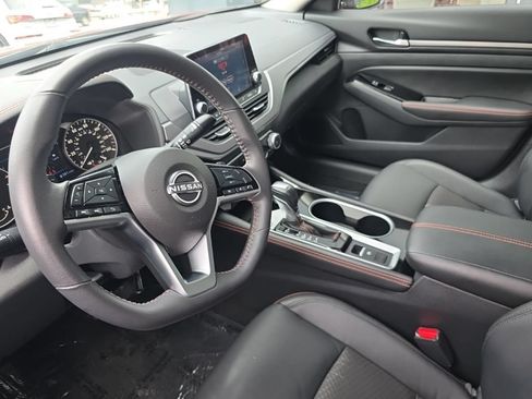 Used 2024 Nissan Altima 2.5 SR AWD/4WD image 16
