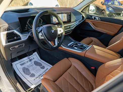 Used 2023 BMW X7 xDrive40i w/ Premium Package image 19