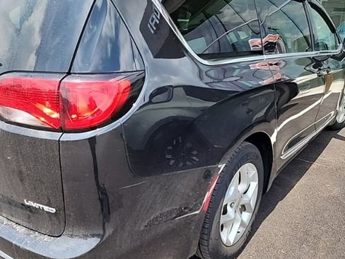 Used 2020 Chrysler Pacifica Limited FWD image 8