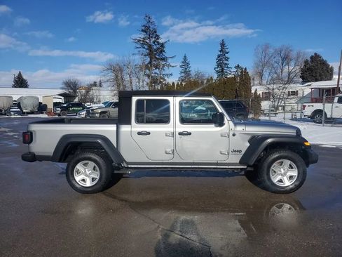 Used 2020 Jeep Gladiator Sport w/ Quick Order Package 24S AWD/4WD image 5