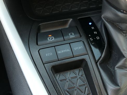 Used 2023 Toyota RAV4 XLE Premium FWD image 21